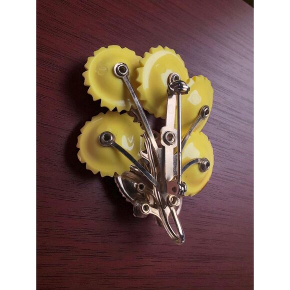 Vintage Yellow Molded Plastic Flower Rhinestone Brooch  Mid-Century Floral Bouqu - Picture 2 of 3
